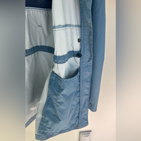 Columbia Women's Light Blue rain jacket - Picture 6 of 7